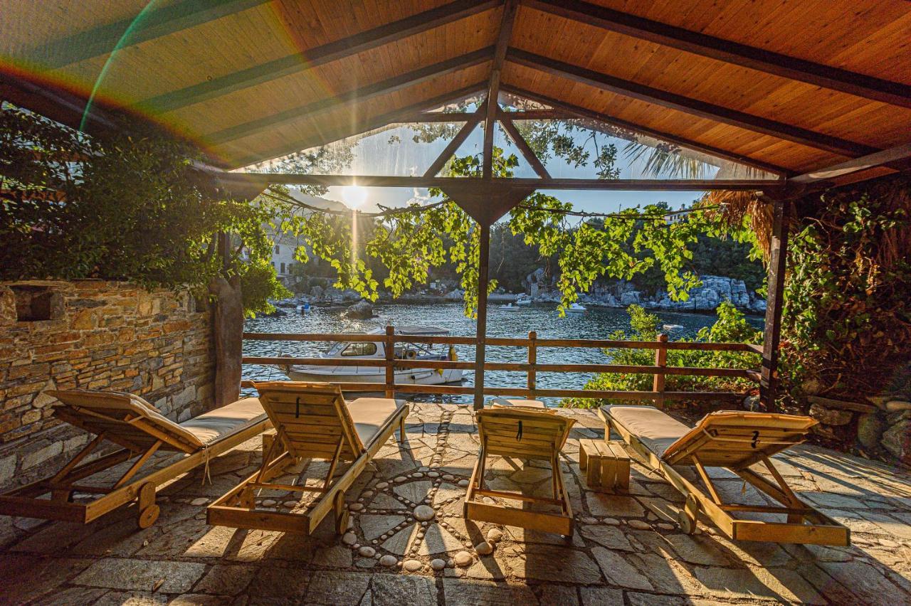Aparthotel Cleopatra'S Miramare Damouchari Esterno foto